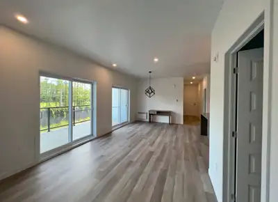 Appartement 5 1/2 - Chien Accepté - libre 1er juillet