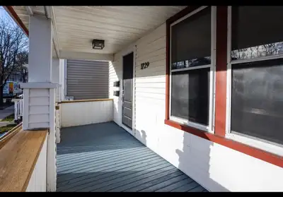 Rent: $2,500/month (4 bedrooms, 1 bathroom) Sublet: May 1 to August 31, 2026 4 Bedroom Apartment in...