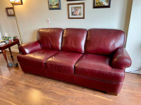 Italian leather sofa by Natuzzi 
