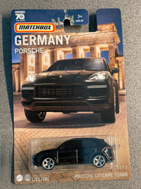 Matchbox hot wheels Porsche Cayenne - black