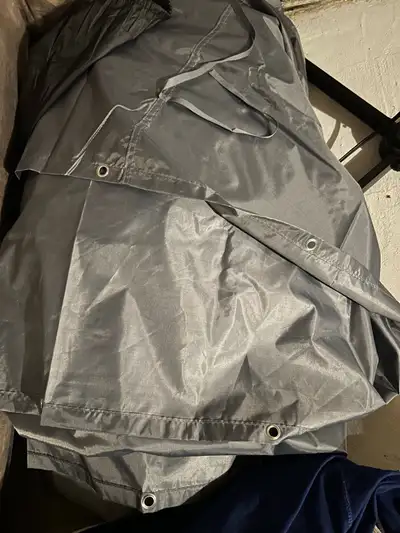 This heavy-duty new tarp is designed to provide reliable protection from the elements, ideal for cov...