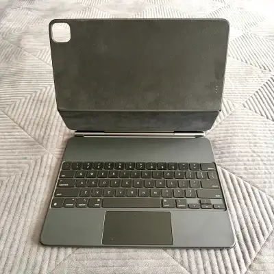 Apple IPad Magic Keyboard, 12.9", View more