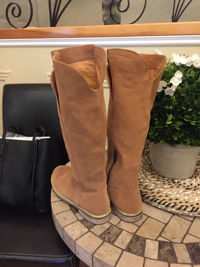 Spring riding boots547962611209359361