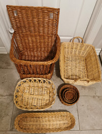 wicker basket's in good shape 8$ each