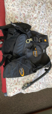 Mares almost new BCD