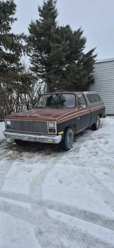 3 on the tree with a 292 straight six. The Good: Runs and drives beautifully, good brakes. New tires...