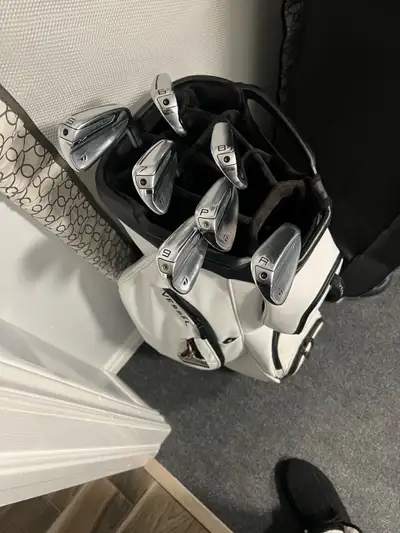 Taylormade P-790 irons, View more