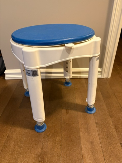 Drive Medical Shower Stool with Rotating Seat Shower Stool Features The rotating padded seat reduces...