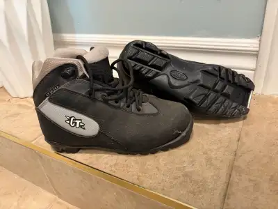 kids cross country Nordic ski boots size 34 NNN, View more