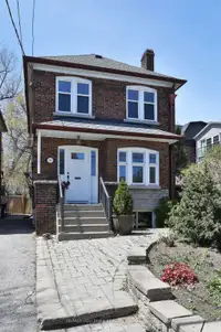 Yonge/Lawrence with 3 Bdrm 2 Bth