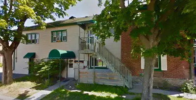 Top-Floor 2 Bedroom Apartment – Available September 1st