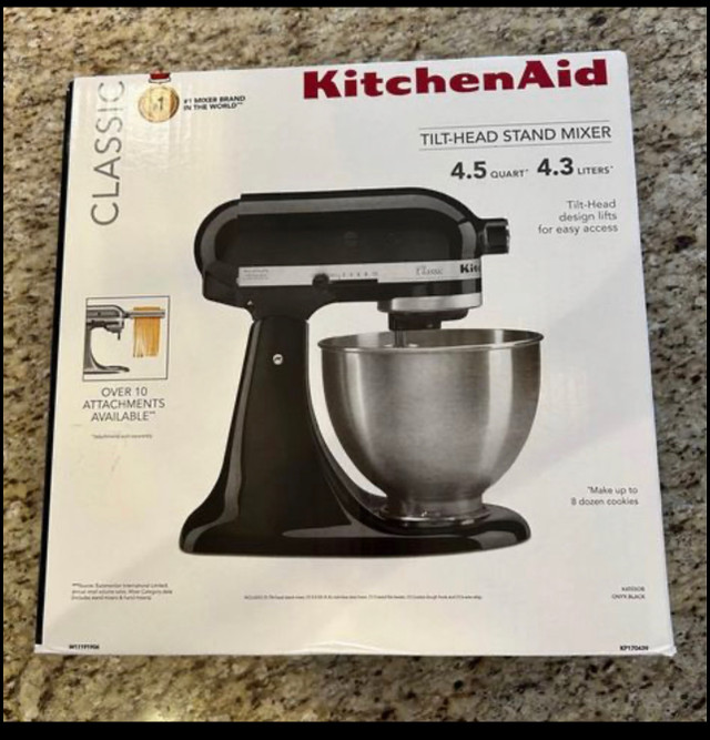 Kitchen Aid stand Mixer  in Processors, Blenders & Juicers in Markham / York Region - Image 3