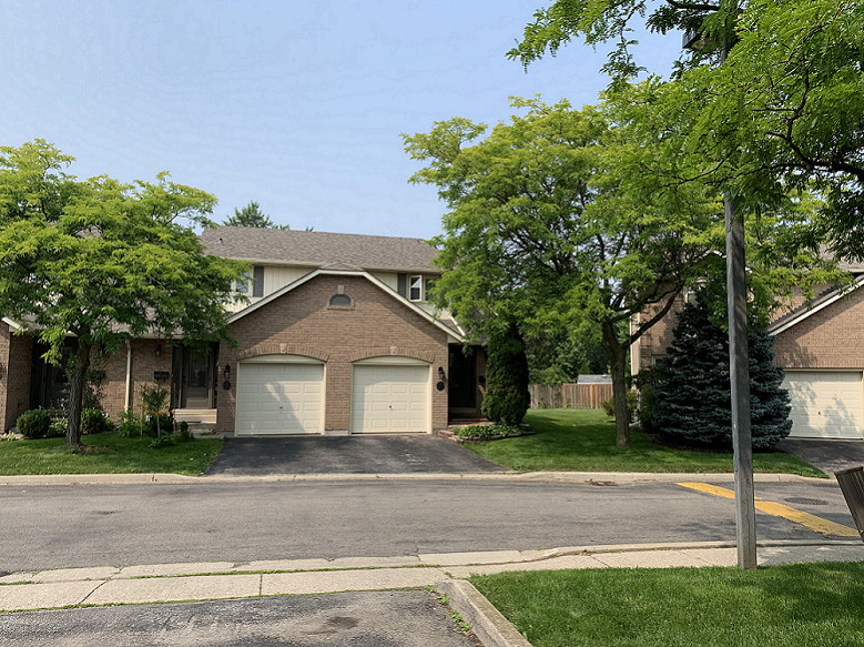 Burlington Beautiful 3 Bedroom Townhouse. 3 bathrooms Long Term Rentals Oakville / Halton