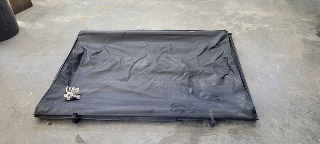 Tonneau Cover  - like new in Other Parts & Accessories in Bedford - Image 2