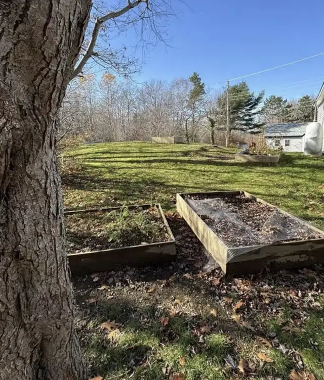 Charming 2-Bedroom Rental on a Spacious Town Lot in Liverpool in Short Term Rentals in Bridgewater - Image 10