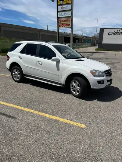 All Wheel Drive4WD/Rear-View Camera/Parking Sensors/Sun Roof/Leather Seats/Heated Seats/Heated Back...