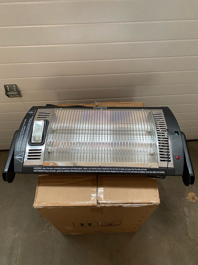 120V Heater with mounting bracket  in Heaters, Humidifiers & Dehumidifiers in Edmonton - Image 2