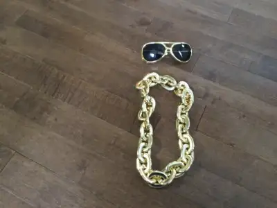 Pimp costume glasses and chain, View more