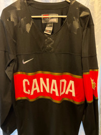 Nike Team Canada Olympic hockey jersey size large 