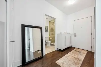 2 Bed, 2 Bath Condo - Superb Find, Parking Included!