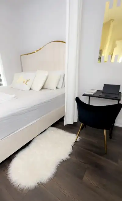 Condo bedroom for rent (Airbnb in Brampton)
