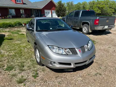 2005 Pontiac Sunfire 2.2L, 5 speed. In excellent condition with low kms, never winter driven, stored...
