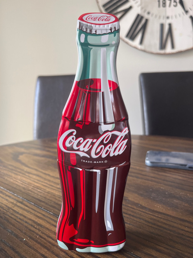 Coca-Cola tin in Arts & Collectibles in Oshawa / Durham Region
