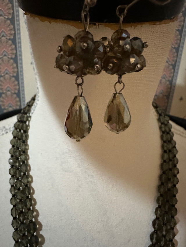 VINTAGE 3 STRANDS SMOKEY QUARTZ BEADS NECKLACE & EARRINGS in Jewellery & Watches in Regina - Image 2