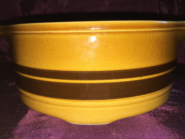 Vintage Yellow Pottery Serving Dish - England in Arts & Collectibles in Mississauga / Peel Region - Image 2