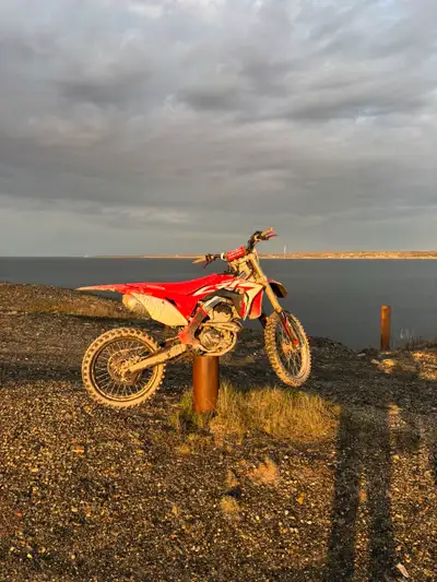Trades or offers clean bike well maintenanced never let me down