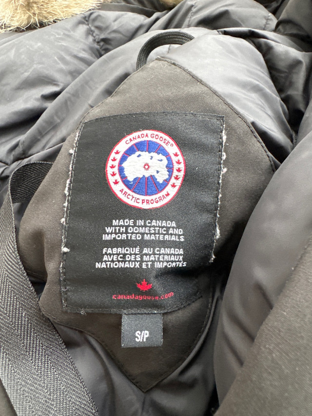 Canada goose in Women's - Tops & Outerwear in City of Toronto - Image 3