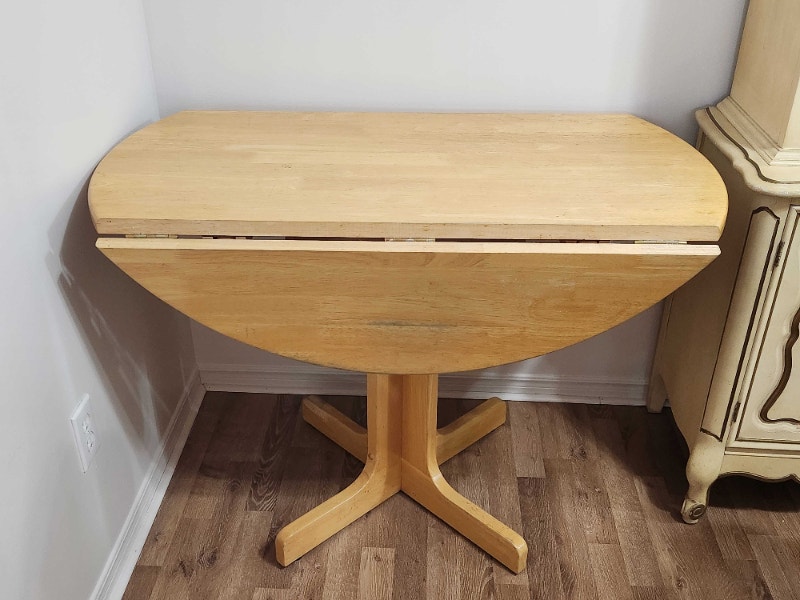 Extendable Drop Leaf Dining Table Solid Wood Table 2 chairs Dining