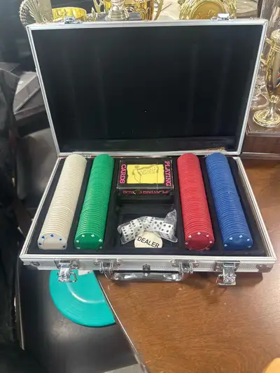 This poker set comes with everything you need for Texas Hold 'Em or any other poker night, including...