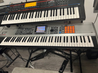 Roland Fantom X 7 synthesizer work station keyboard