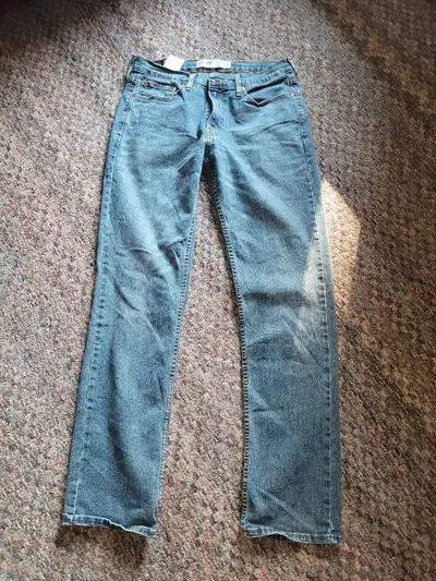 32×34 signature Levi jeans, View more