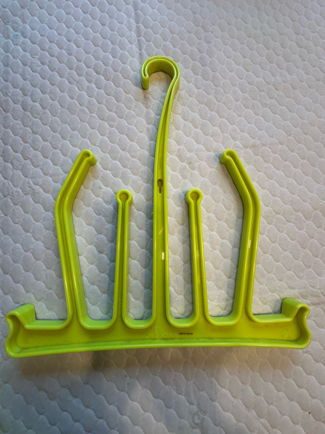 Cintres pour acc., veste de plongée/Hanger for BC and acc. dans Sports nautiques  à Laval/Rive Nord - Image 4
