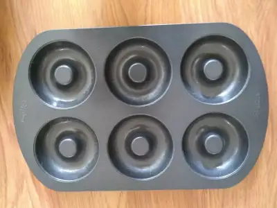 In good condition! Works great! I just don't need so many.