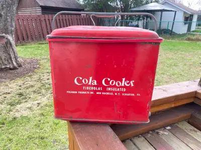 Glacière Coke antique date des années 50s en parfaite condition, View more