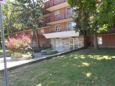 10 Veevers Drive is a well-maintained low-rise residential building offering thoughtfully designed 1...