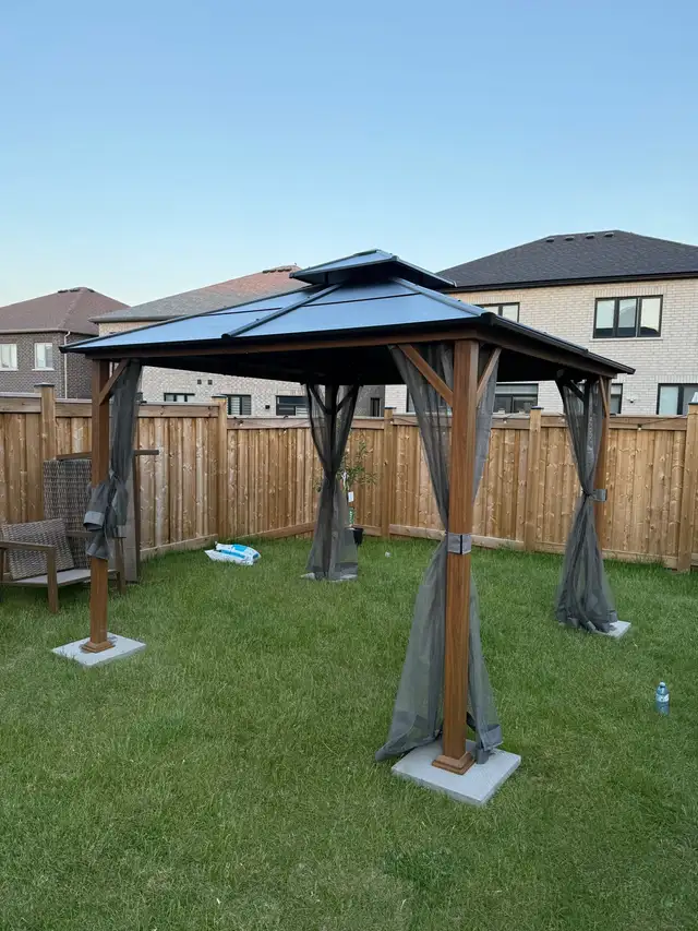 Gazebo Instalation472756809672304640