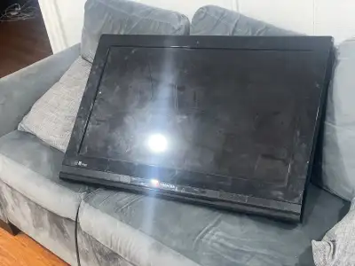 Works amazing, comes with a cling stand applied