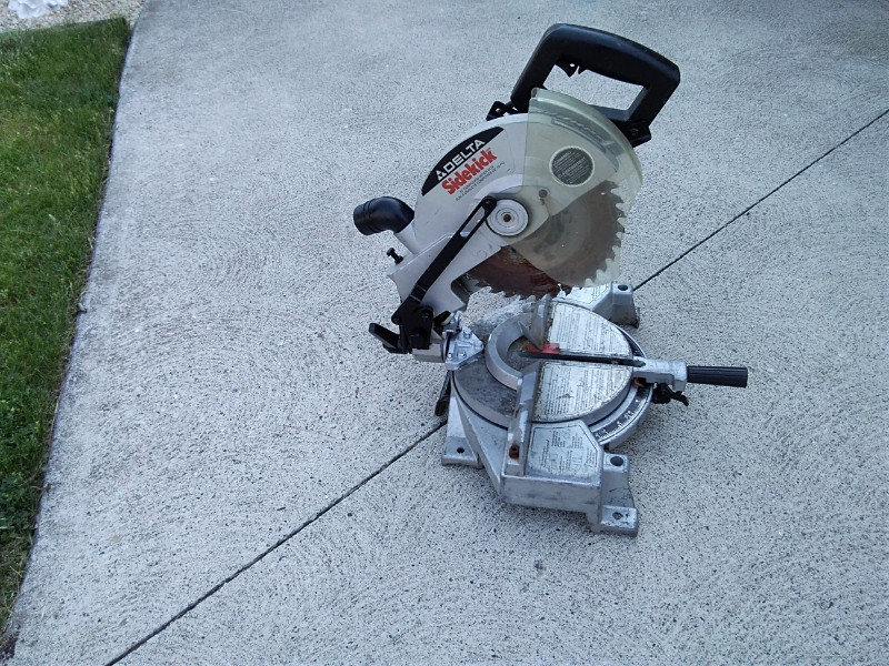 Compound Mitre Saw 10 in Delta Sidekick in Belle River was 60 Power
