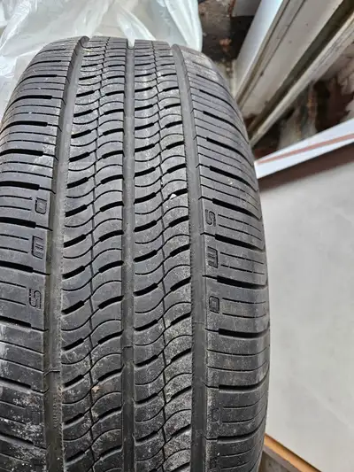 4 pneus Continental très peu d'usure. fabriquer dans la 42e semaine de 2024