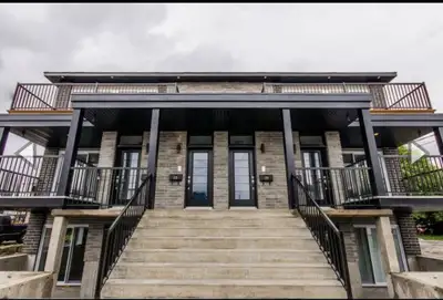 Condo moderne 4 ½ à louer – Disponible dès le 1er novembre 2025 à Longueuil Condo moderne situé au r...