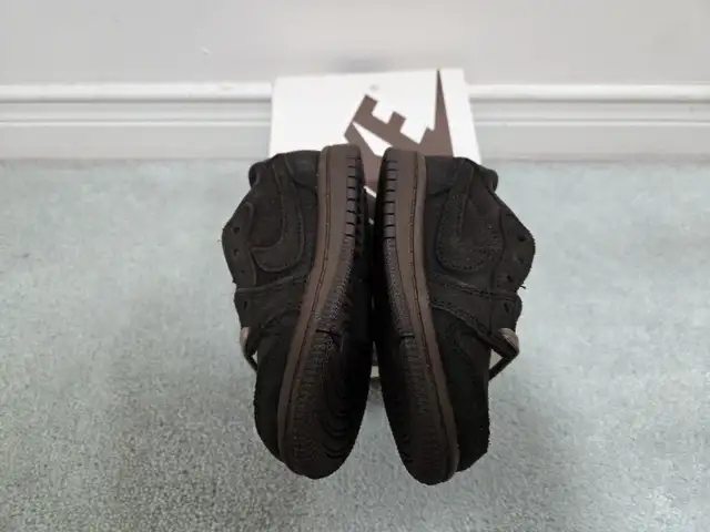 Size 6C (TD) - Nike Air Jordan 1 Low Travis Scott Mocha in Kids & Youth in Markham / York Region - Image 6