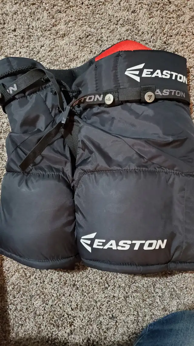Hockey Pants - Youth / Junior in Hockey in Calgary - Image 7