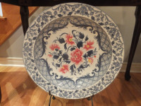 A Large Chinese Accessory Plate