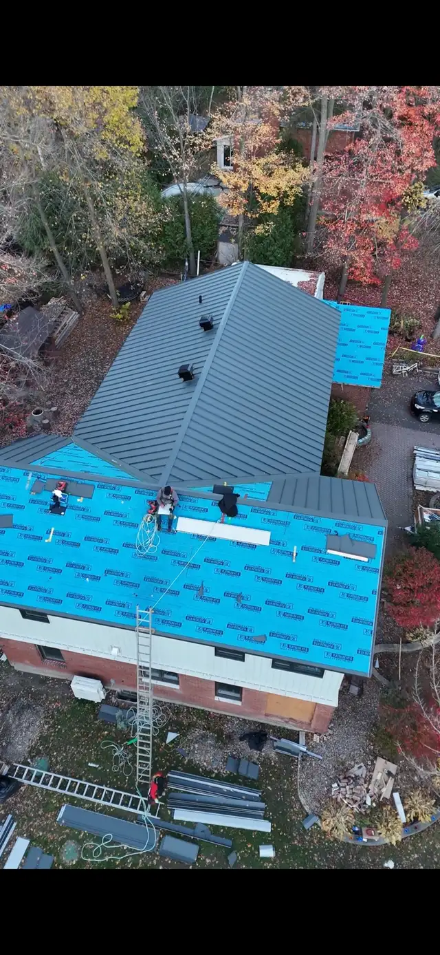 PALOMINO ROOFING465511805082685440