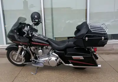 Ride in comfort and style on this 2007 Harley-Davidson Road Glide, a landmark model in Harley histor...