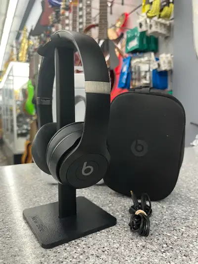Beats Solo 4 Headphones Great condition Item # 1381195 WE BUY GOLD BUY SELL TRADE WARRANTY ON MOST I...